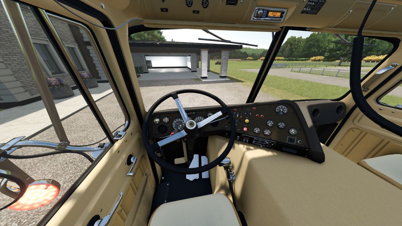 Покращена Вантажівка Improved IH Transtar з 18‑ступеневою КПП для Farming Simulator 25