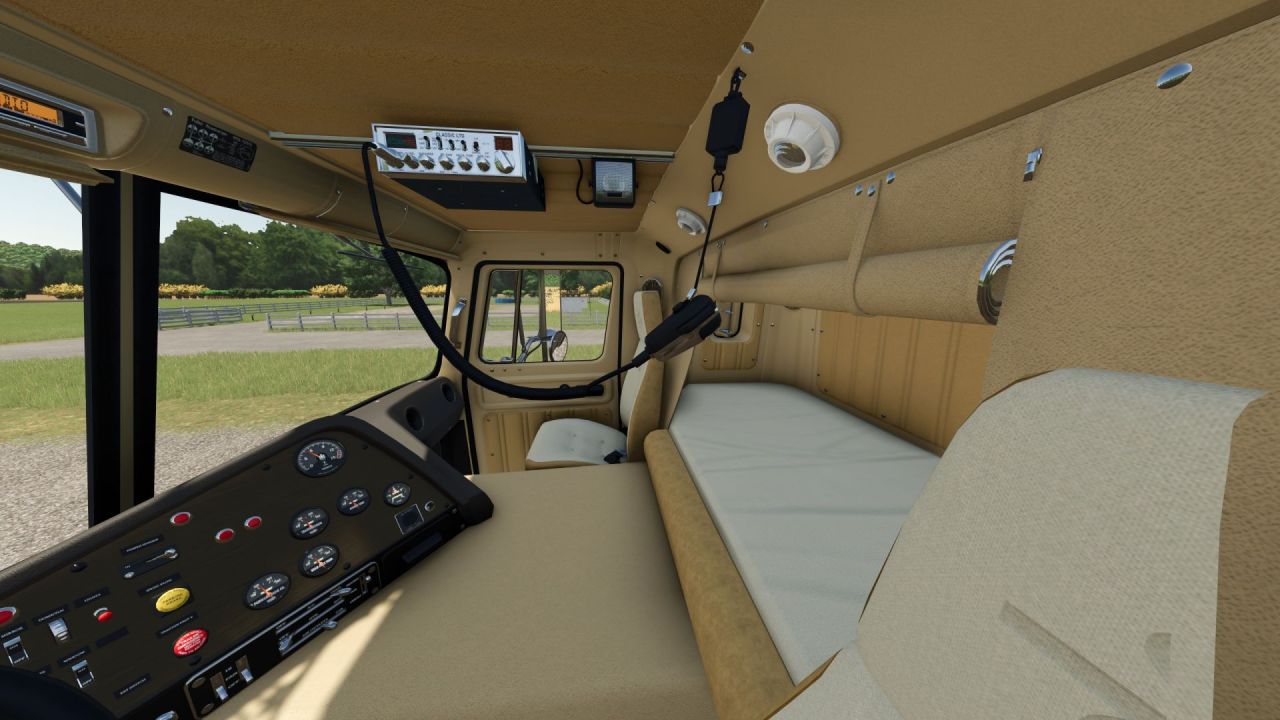 Покращена Вантажівка Improved IH Transtar з 18‑ступеневою КПП для Farming Simulator 25