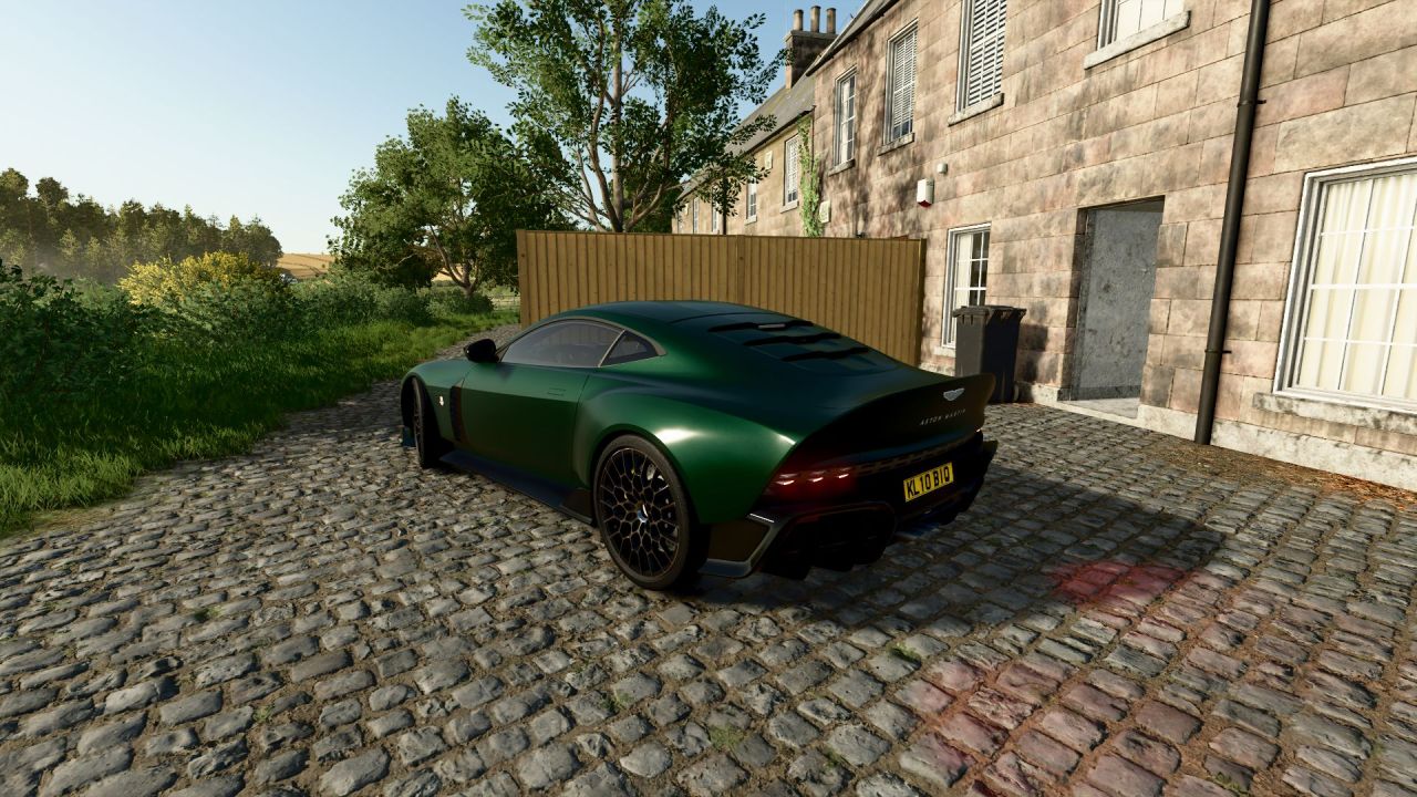 Автомобіль Aston Martin Valour 2024 для Farming Simulator 25