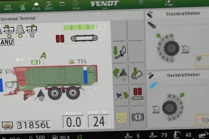Екран isoBUS Strautmann Magnon 430 CFS (Prefab) для Farming Simulator 25 — 2