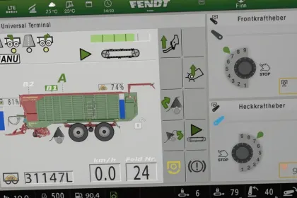 Екран isoBUS Strautmann Magnon 430 CFS (Prefab) для Farming Simulator 25 — 3