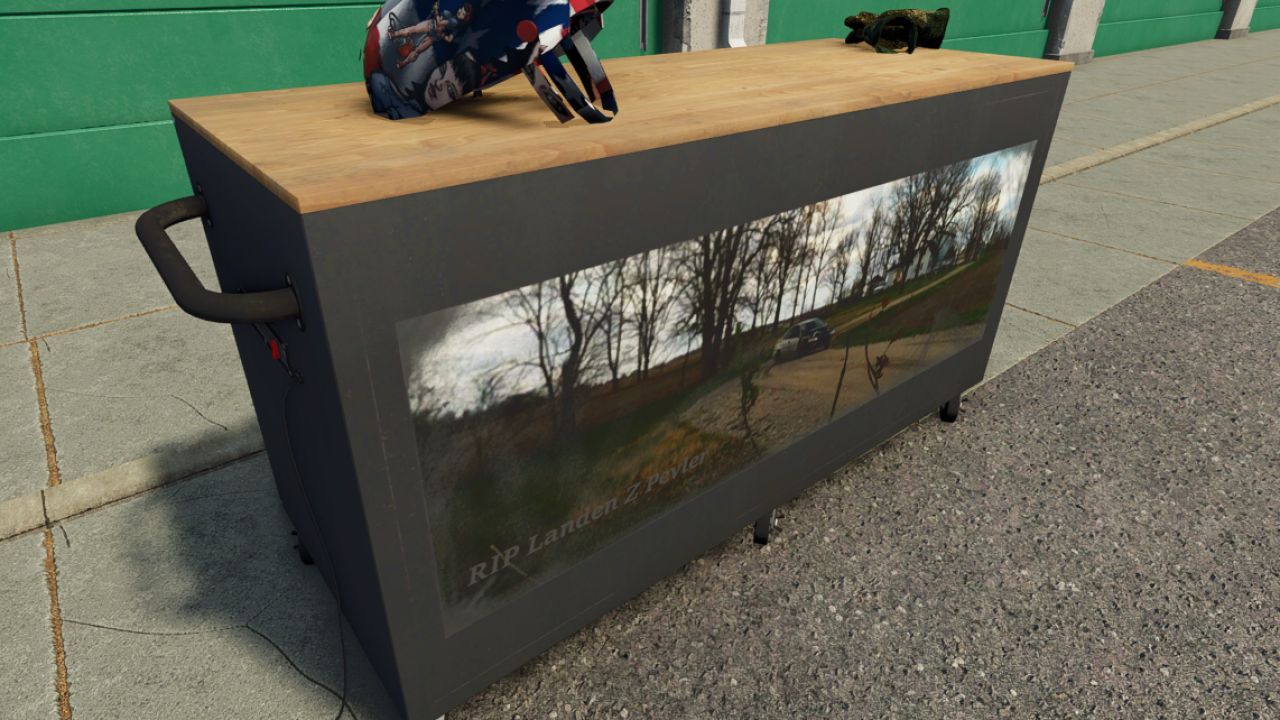 Convenient Husky Toolbox for Free Equipment Repair in FS25