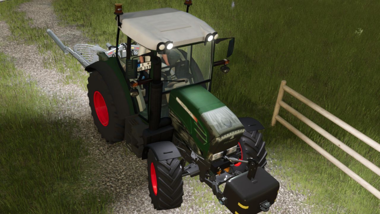 Efficient Tractor Fendt Vario 200 — Maneuverable Assistant for Farming Simulator 25 - Screenshots