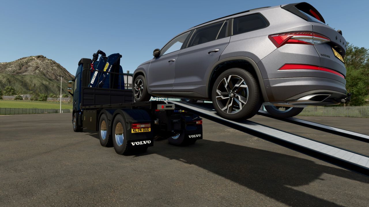 Leistungsstarker Lkw VOLVO FH16 Multicustom Truck mit Kran für Holz und Paletten in FS25