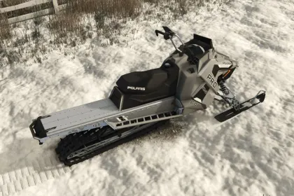 Leistungsstarker Schneemobil Polaris RMK Pro für Farming Simulator 25 — Geschwindigkeit und Tuning — 4