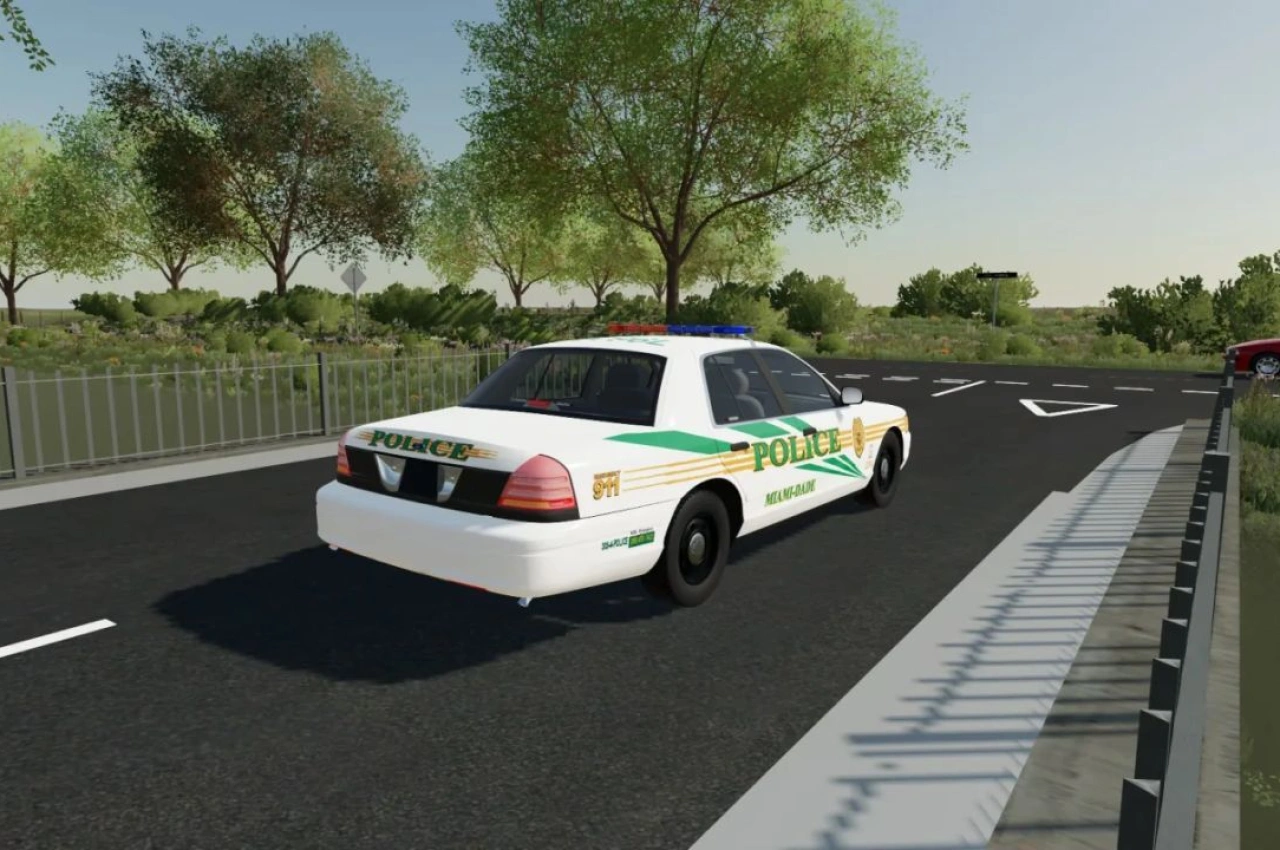 Скін Ford Crown Miami Dade PD Retro для Farming Simulator 22