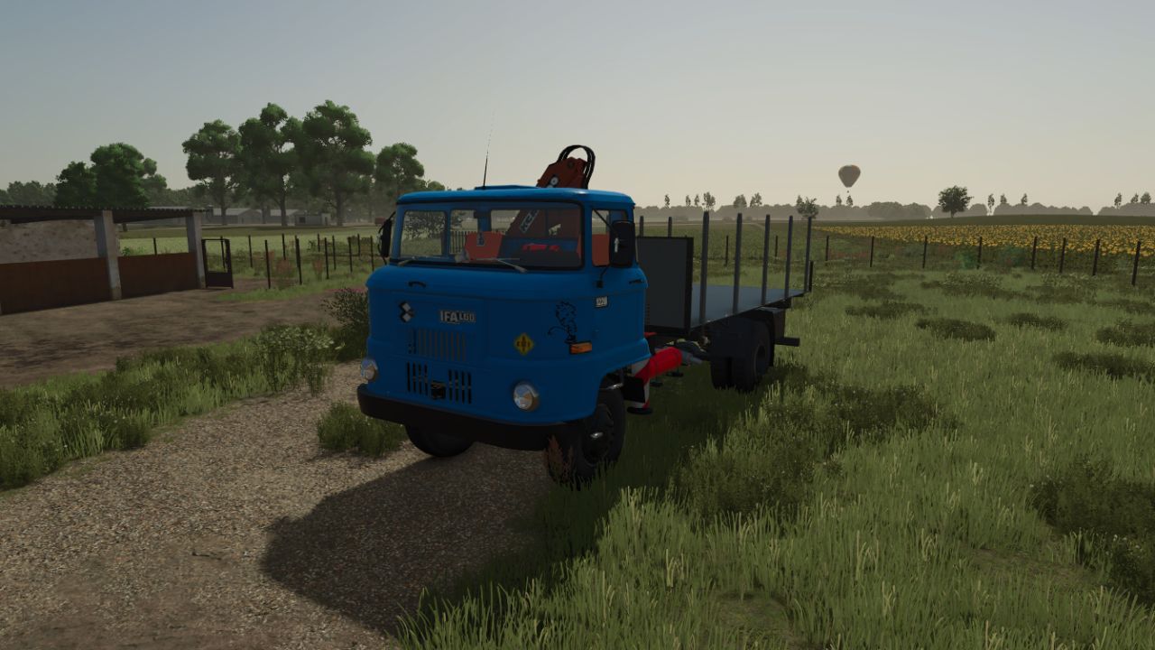Трактор IFA L60 з краном KCR для Farming Simulator 25