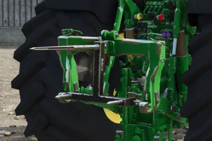 Міцні Вила Bobcat 3 Point Bale Fork (Rust Edition) для Тюків у Farming Simulator 25