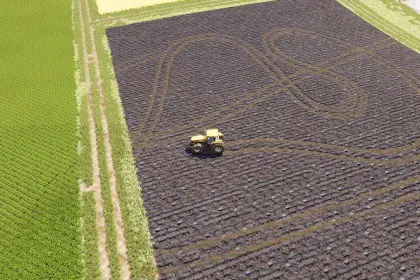 Постійні сліди від шин для Farming Simulator 25